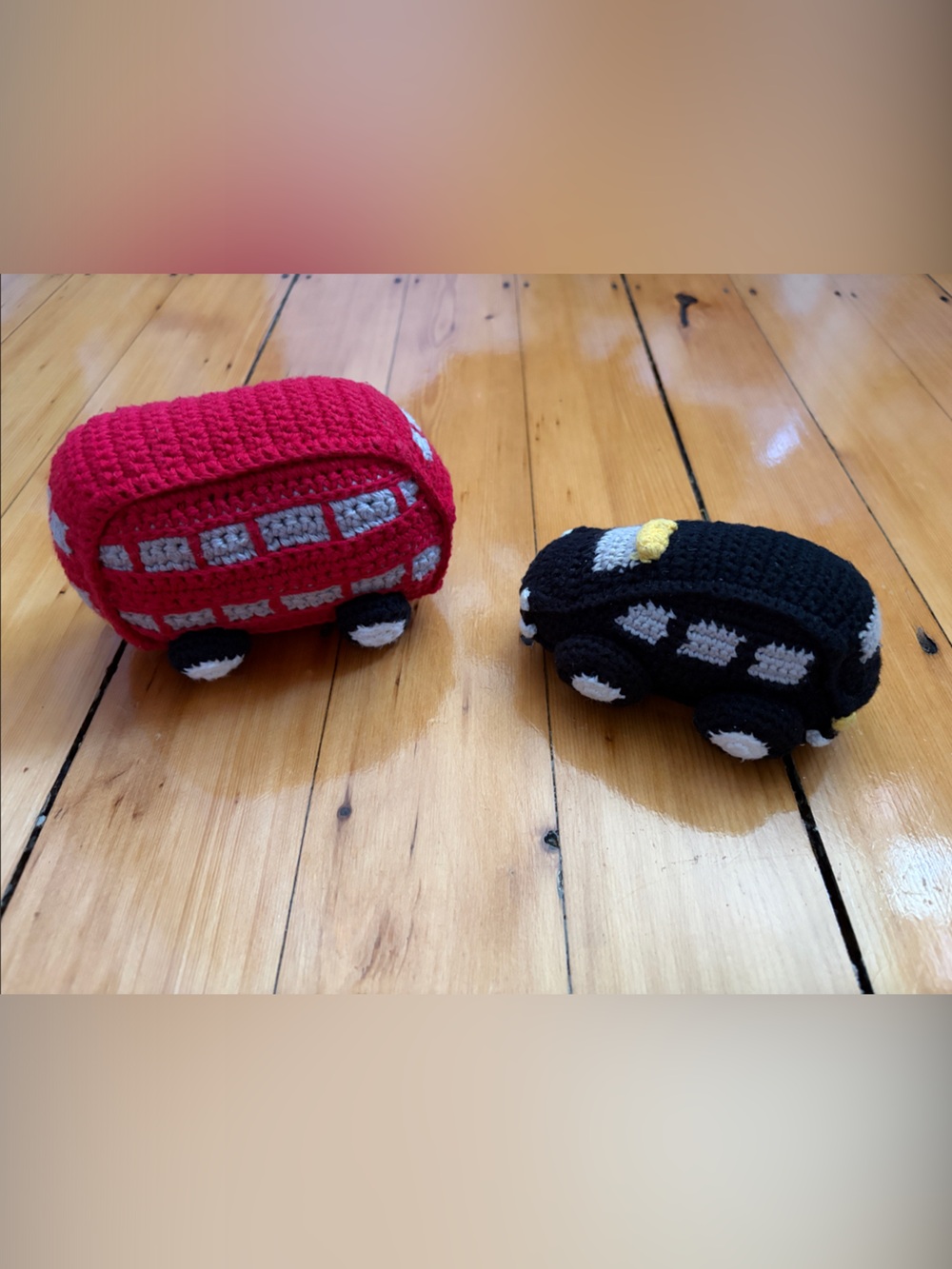 🇬🇧London taxi, bus infant Toy Vehicles - crocheted soft rattle gentle bell sound